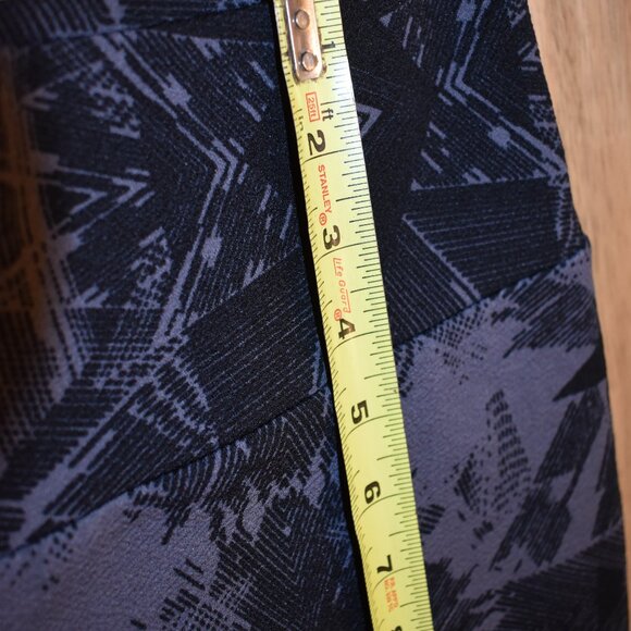 Medium LuLaRoe Cassie Pencil Skirt Stretch Material $10 - Picture 3 of 6